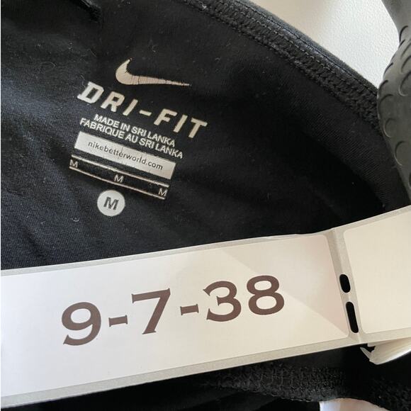 Nike Leggings Womens Medium Dri Fit Black Crop Activewear‎ Stretch - Picture 3 of 7